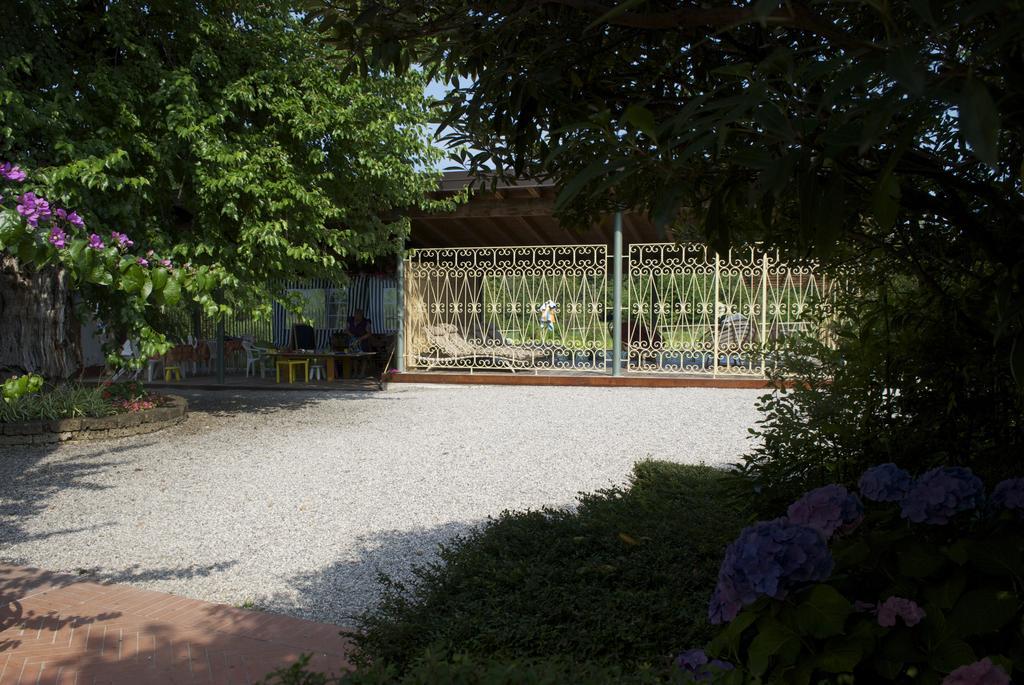 Agriturismo La Breda Guest House San Felice del Benaco Bagian luar foto